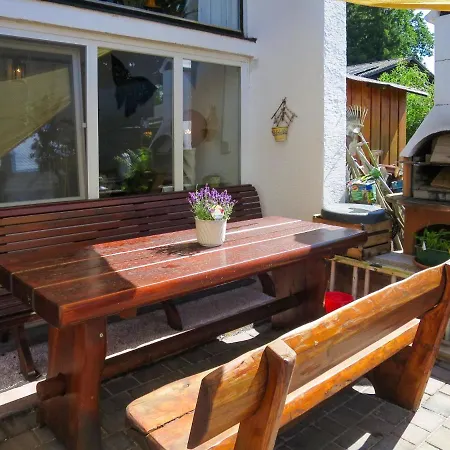 Holiday Home Ofelia بيت للعطل تآيسيندورف